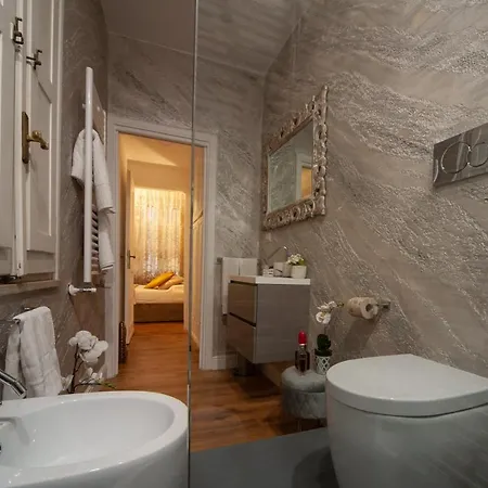 Apartment Pantheon Chic